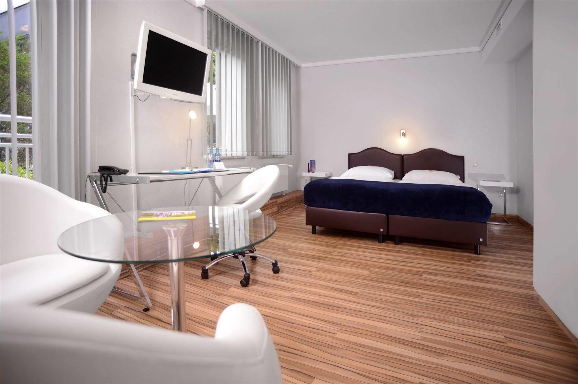 Airport & Seminarhotel Neu-Isenburg Exteriér fotografie